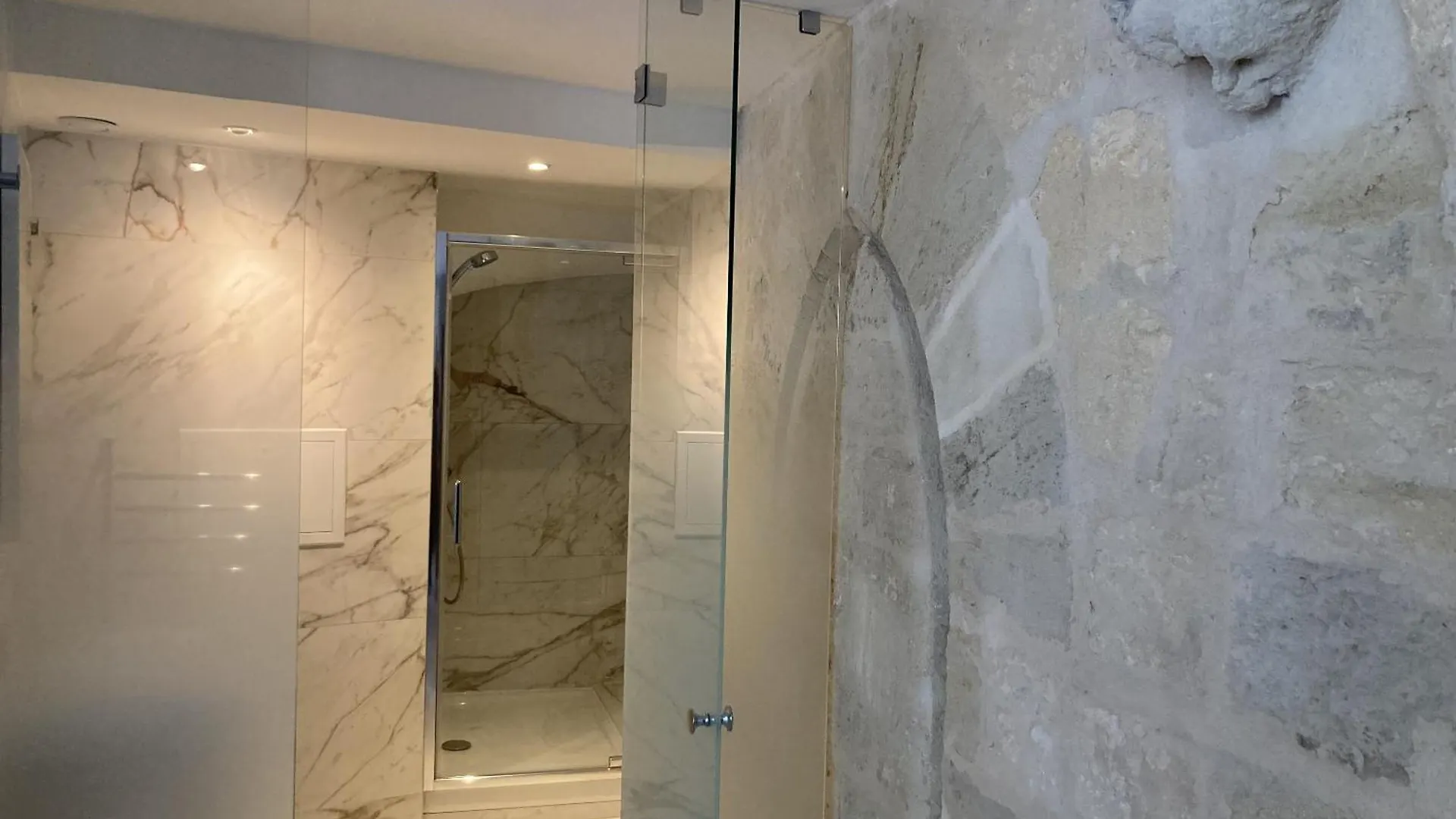 Clement VII Deluxe Apartement Spa Et Fitness With Balcony And Roof Top Avignon 0*,