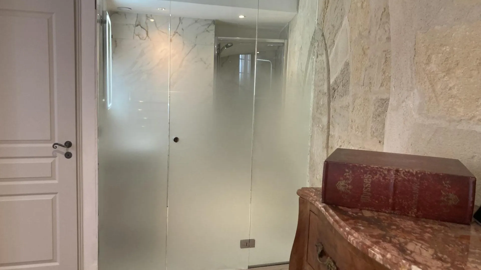 Clement VII Deluxe Apartement Spa Et Fitness With Balcony And Roof Top Avignon