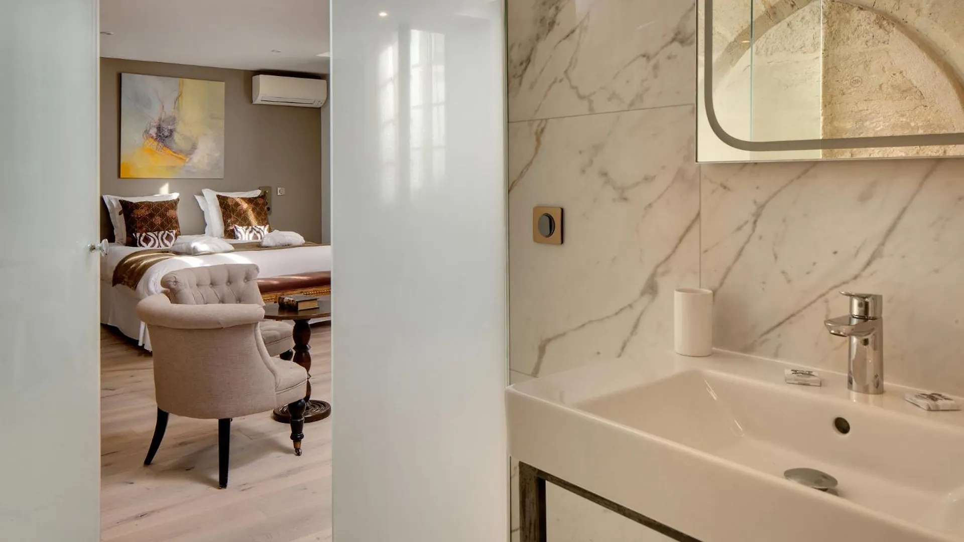 Clement VII Deluxe Apartement Spa Et Fitness With Balcony And Roof Top Avignon Apartment