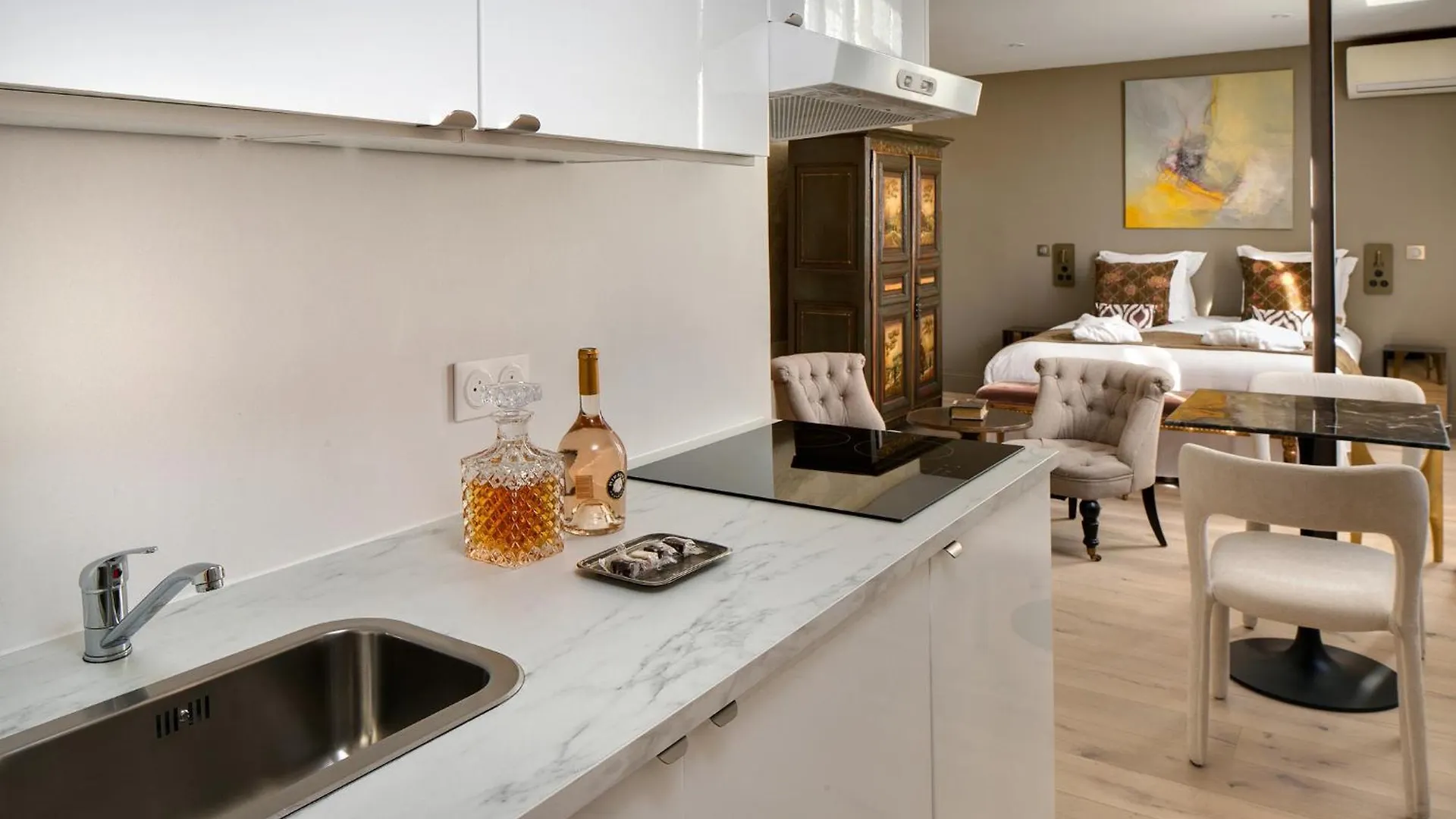 Clement VII Deluxe Apartement Spa Et Fitness With Balcony And Roof Top Avignon Apartment
